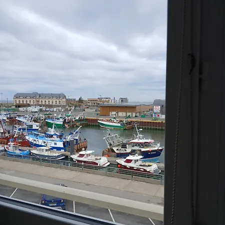 Voiles Et Terrasses By Corinne Face Au Port