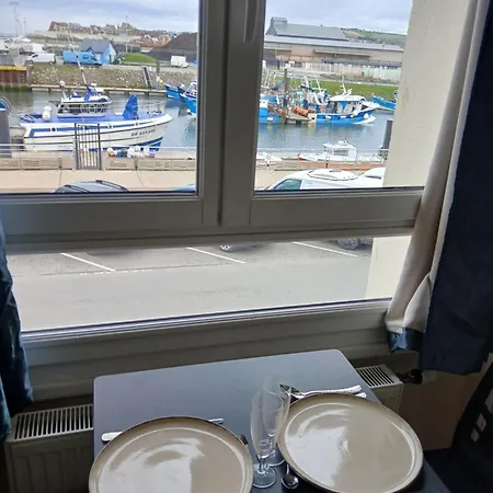 Aparthotel Voiles Et Terrasses By Corinne Face Au Port 3*
