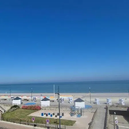 Voiles Et Terrasses By Corinne Face Au Port アパートホテル