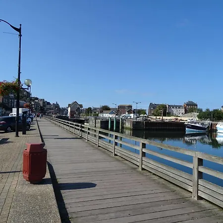 Voiles Et Terrasses By Corinne Face Au Port 3*