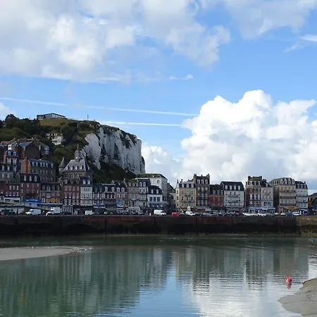 Voiles Et Terrasses By Corinne Face Au Port Aparthotel Le Treport
