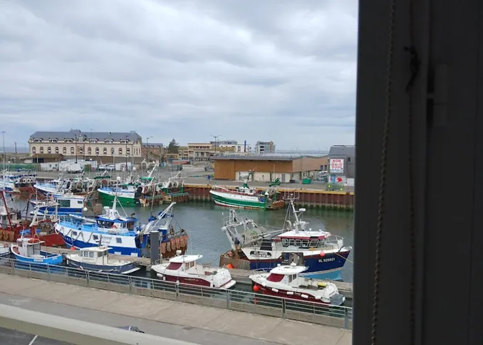 Voiles Et Terrasses By Corinne Face Au Port