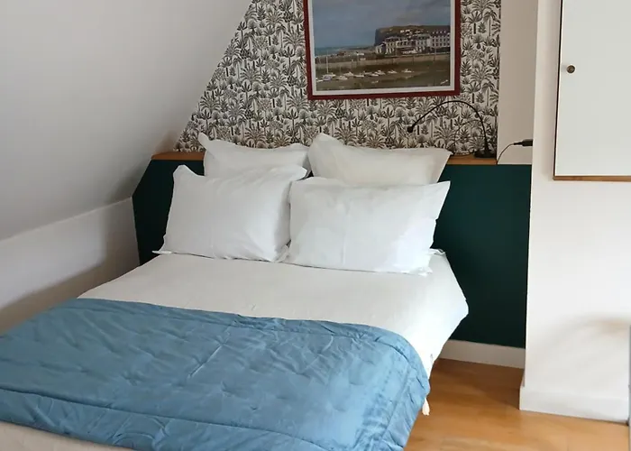 Voiles Et Terrasses By Corinne Face Au Port Aparthotel