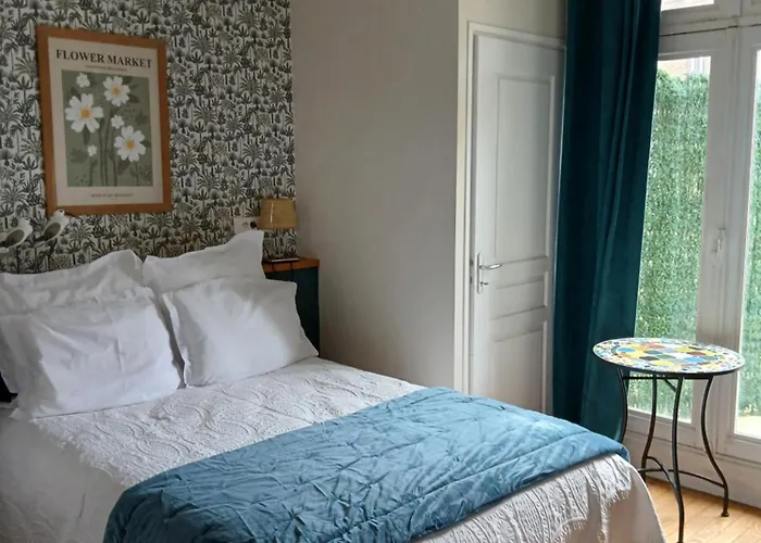 Voiles Et Terrasses By Corinne Face Au Port Aparthotel 3*