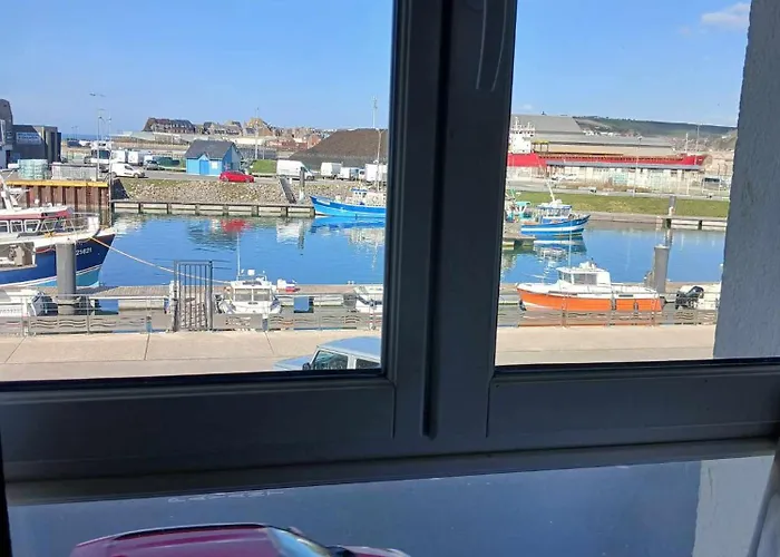 Voiles Et Terrasses By Corinne Face Au Port Aparthotel