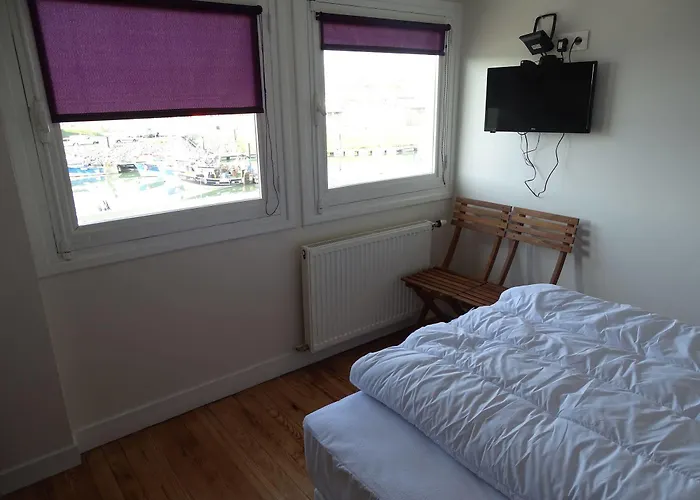 Voiles Et Terrasses By Corinne Face Au Port 3*